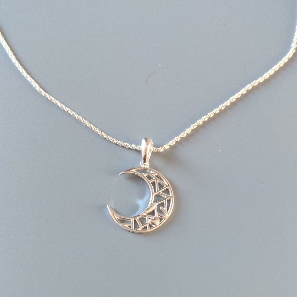 New Lingna Jewelry Crescent Moon Necklace 925 Sterling Silver Boutique Boxed